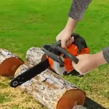 Benzínová reťazová píla SucceBuy 25 ccm 12" 1,02 HP s protišmykovou rukoväťou a dvojitými palivovými nádržami na rezanie dreva a orezávanie stromov